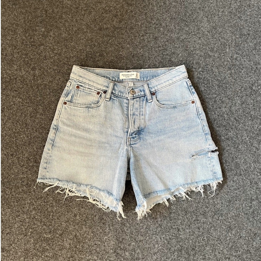 Abercrombie & Fitch Distressed 90's Baggy Jean Shorts 24